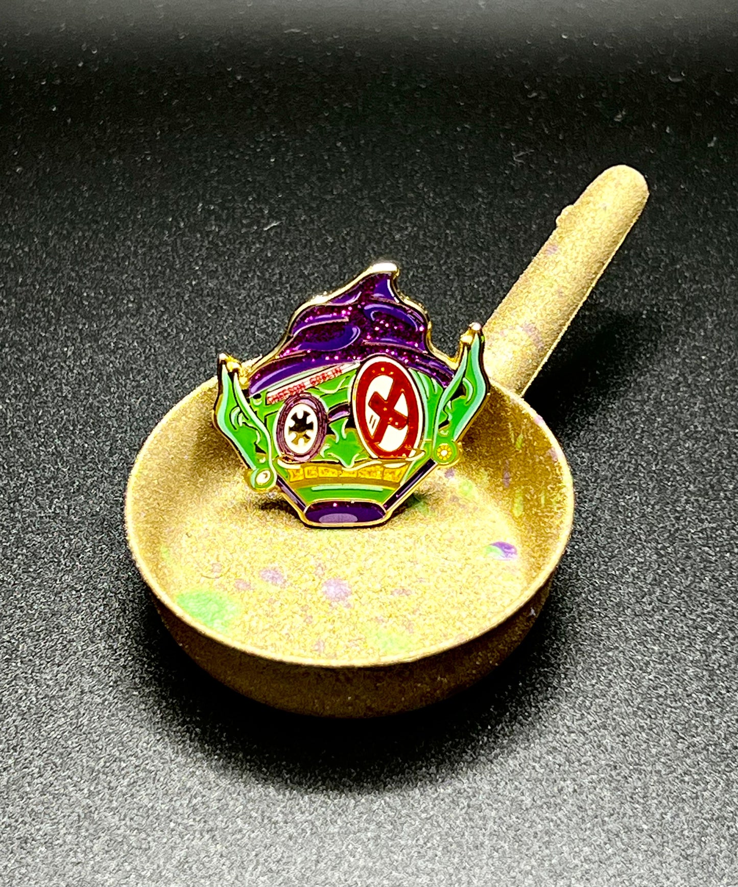 In The Kitchen Pin (Gold Edition)